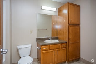 2BR, 2BA - 1,300SF - Deer Lakes Apartments