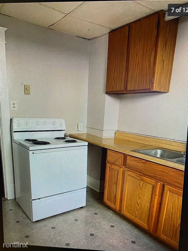 Building Photo - 3 br, 1 bath Townhome - 1007 Bank St