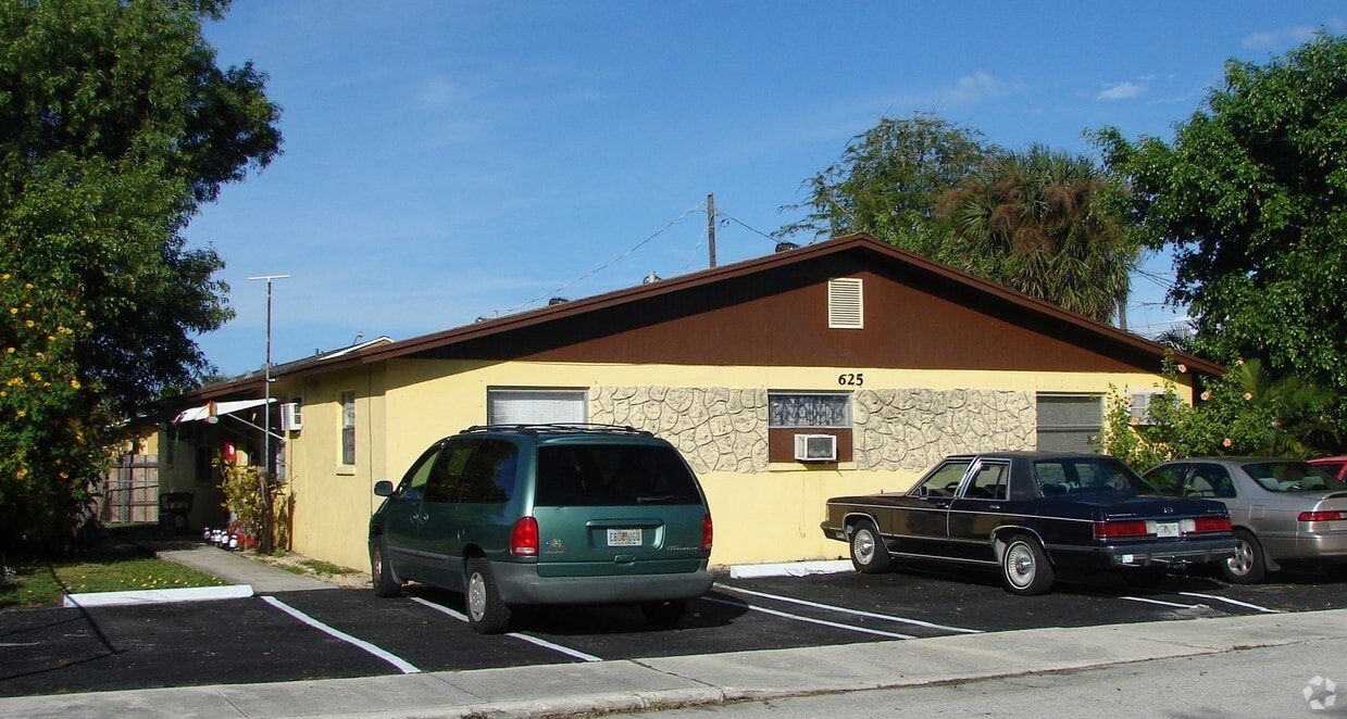 625 Wilmot St, West Palm Beach, FL 33405 Apartments in West Palm