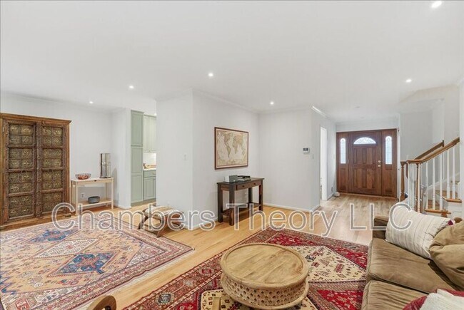 Foto del edificio - 9221 Talisman Dr