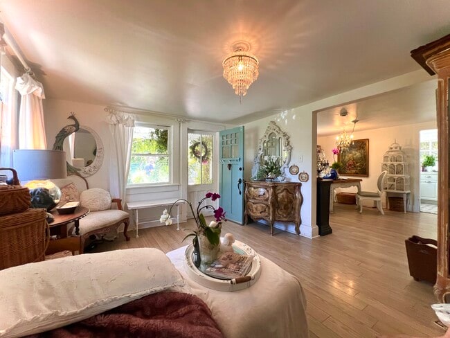Living Room - 822 E Kensington Rd (Los Angeles, CA) House