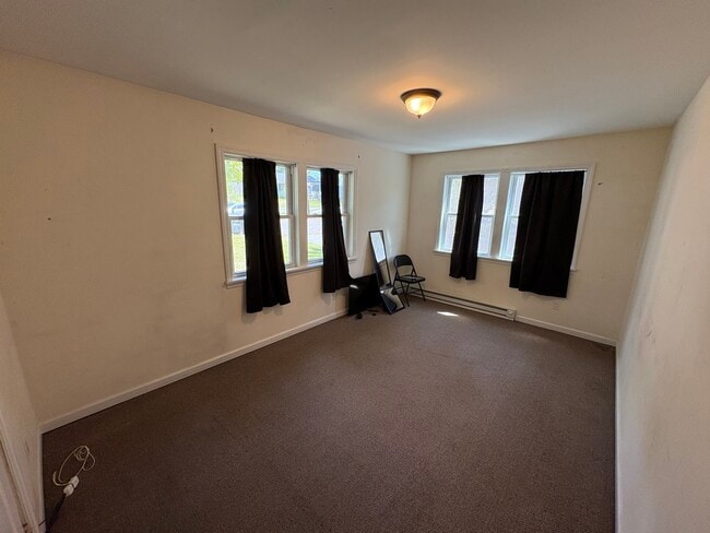 Building Photo - 4 Seawanhaka Ave