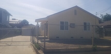 Building Photo - 329 S Oildale Dr