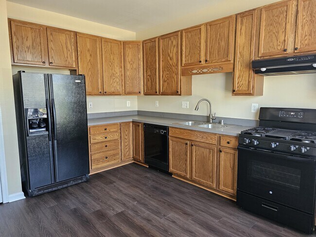 Building Photo - 203 Quinton Oaks Cir