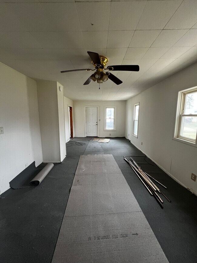 2235 S Niagara St, Saginaw, MI 48602 House Rental in Saginaw, MI