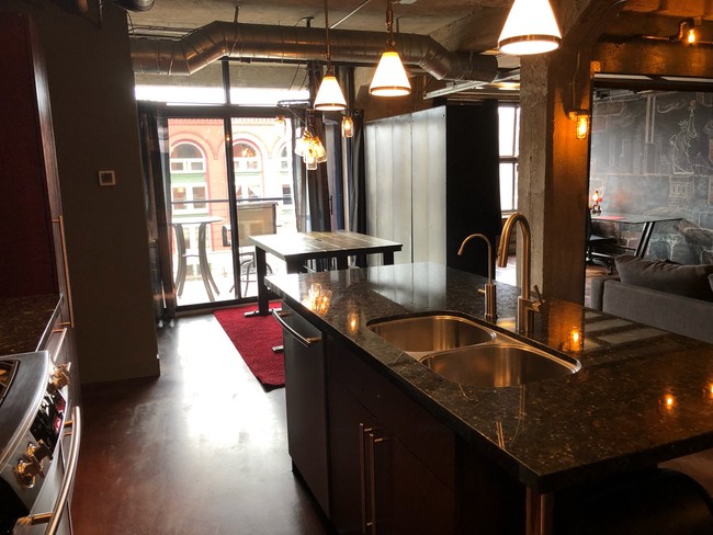 Building Photo - 328 W 200 S