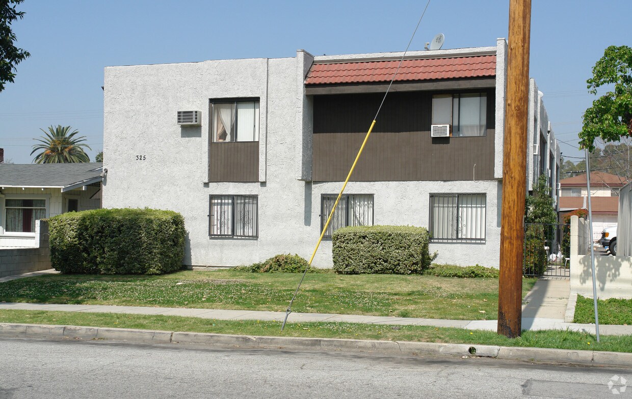 Building Photo - 325 W Cypress St