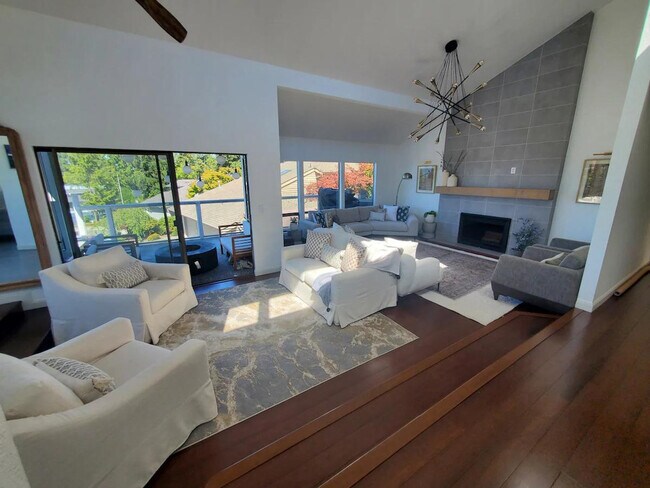 Foto del edificio - 5111 23rd Ave W