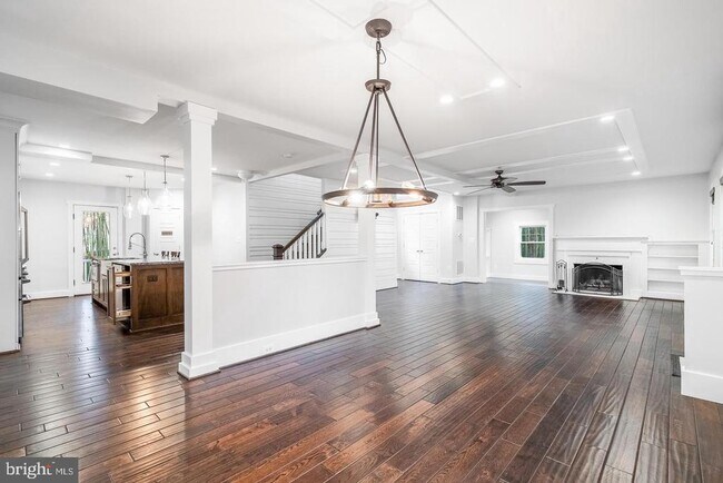 Foto del edificio - 4110 Cherry Hill Rd