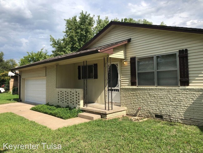 Building Photo - 3 br, 2 bath House - 10155 E. 22nd Pl.