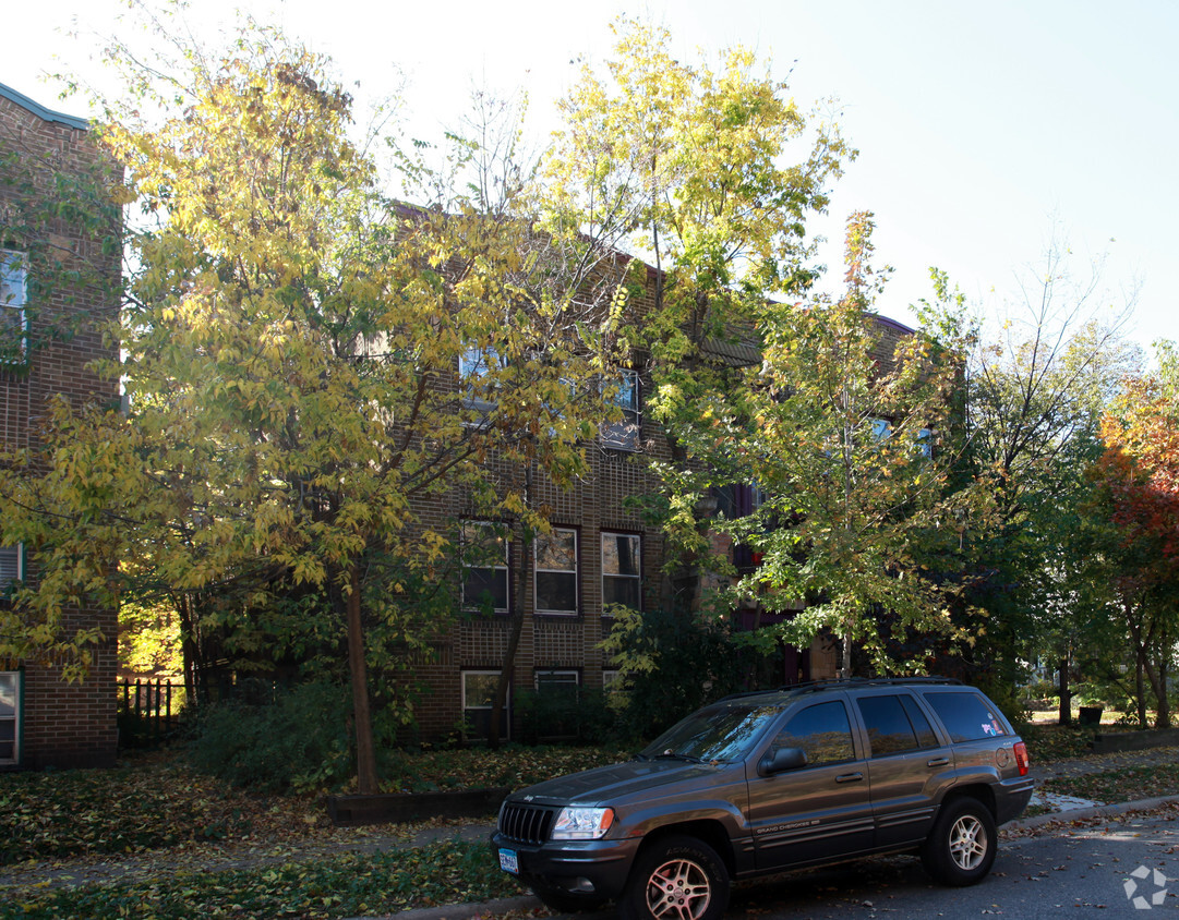 Primary Photo - 201 E 27th St