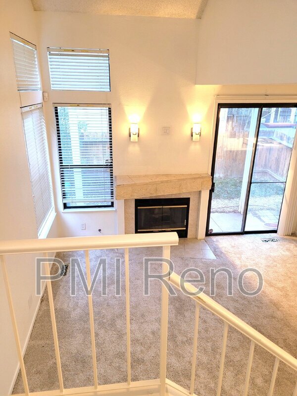 Foto del edificio - 4332 Leeward Ln