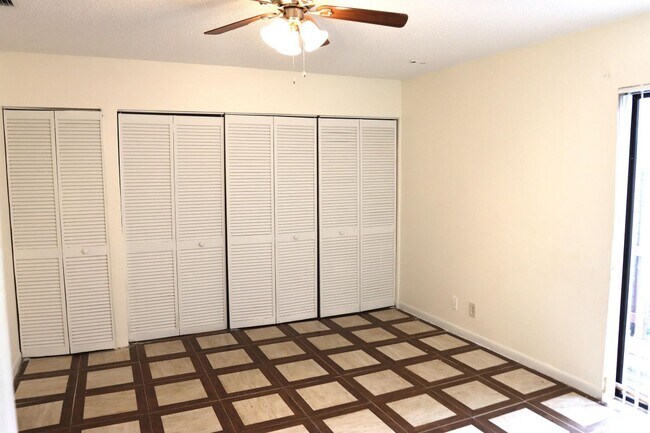 Building Photo - 20 Crossings Cir