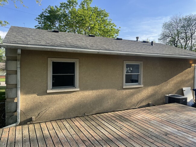 Building Photo - 1020 E Marion St