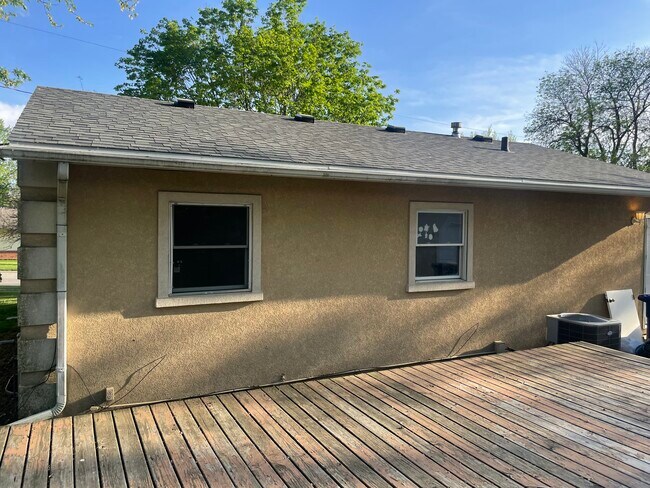 Foto del edificio - 1020 E Marion St