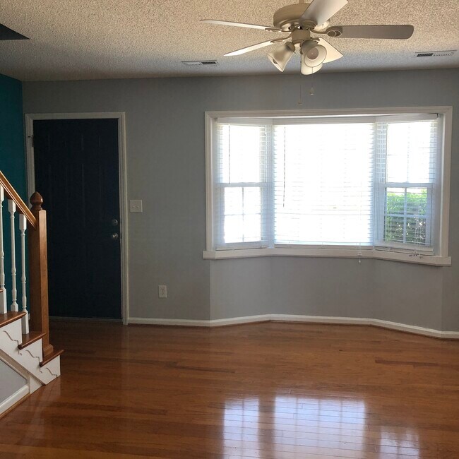 Living Room - 2320 Vineyard Dr