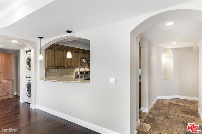Foto del edificio - 3 br, 3 bath Condo - 1845 Federal Ave Apt 205