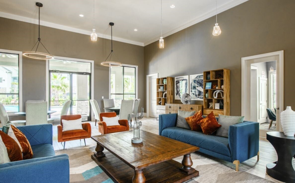 Primary Photo - 2101 Kingsley Dr