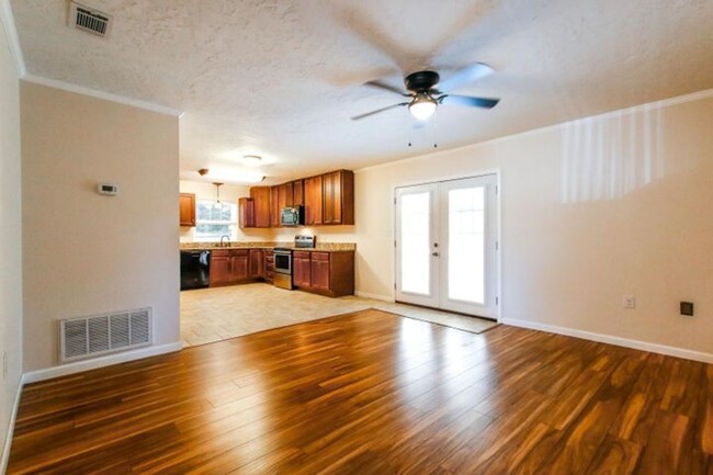 Building Photo - Nice Remodeled 3 Bedroom Home For Rent In ...