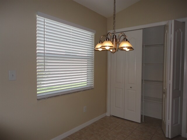 Building Photo - 24540 Laurel Ridge Dr