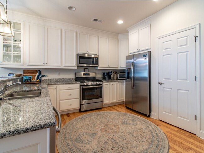 Foto del edificio - Unfurnished Year-Round Rental: 4BR End-Unit Townhome in Governors Near Downtown Lewes & Bike Trail