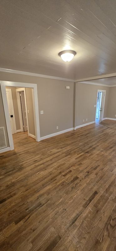 Building Photo - 4354 Pineview Dr