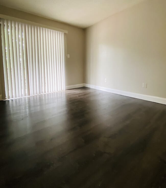 Building Photo - North Hills Apartments