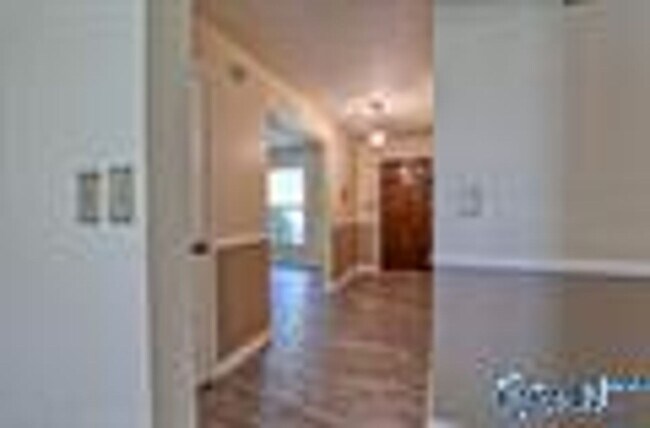 Building Photo - Coming Soon!! Beautiful Home in the heart of Madison!!