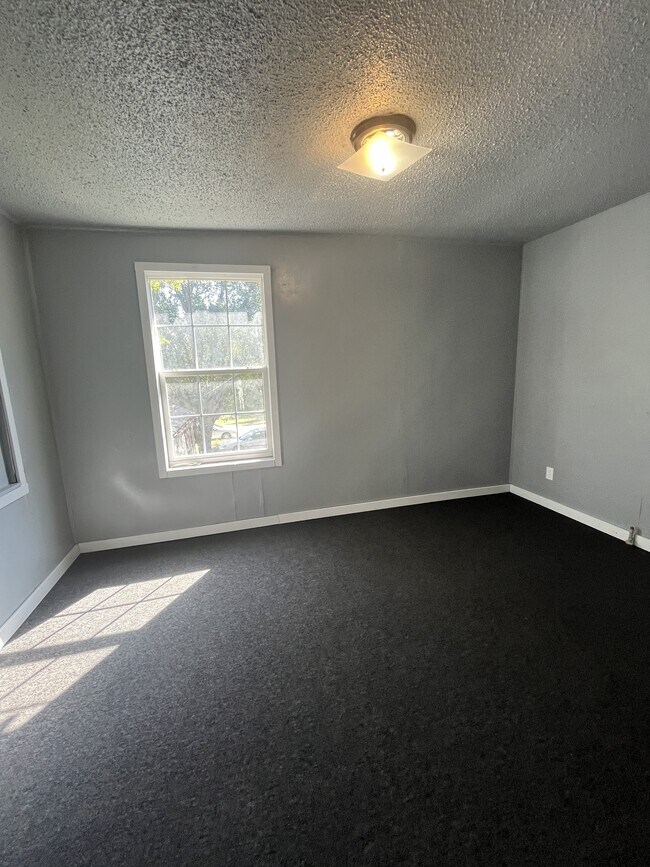 Foto del edificio - 405 W 10th St