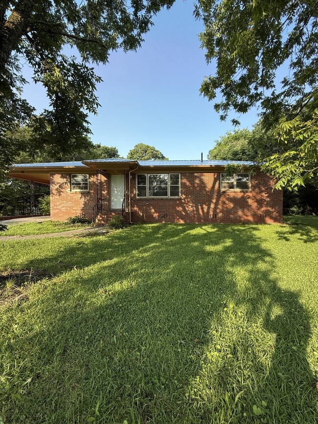 Building Photo - 317 Sunhill Rd NW