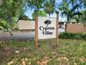 Building Photo - 15007 Coconut Ct