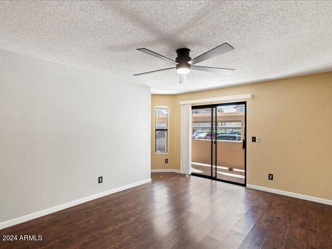 Building Photo - 4850 E Desert Cove Ave