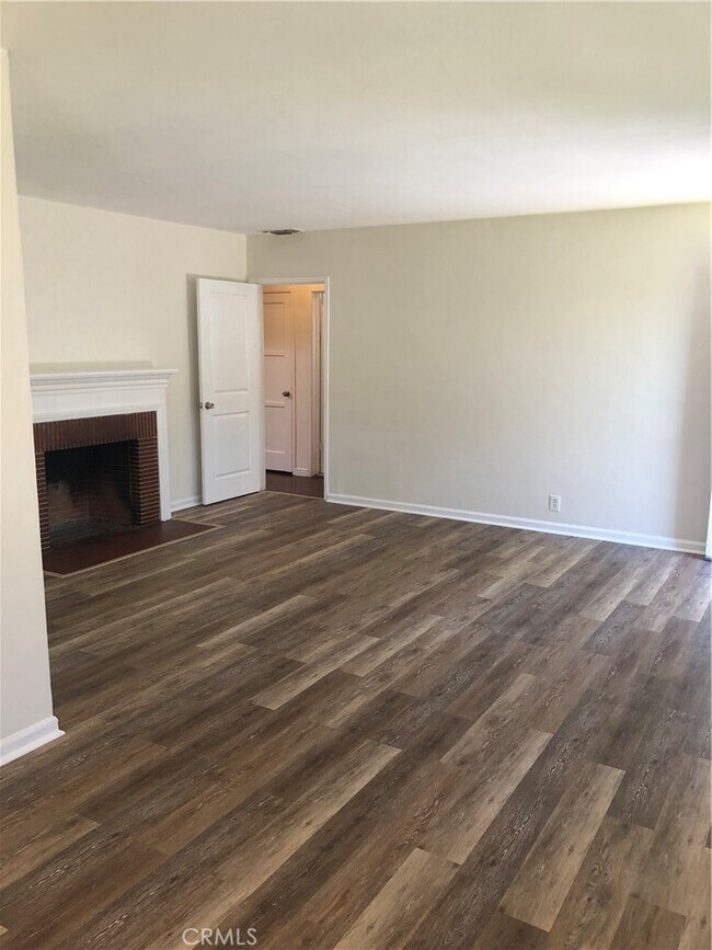 Foto del edificio - 11002 Hortense St