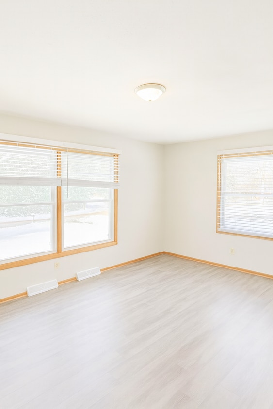 Building Photo - 226 Oneida St