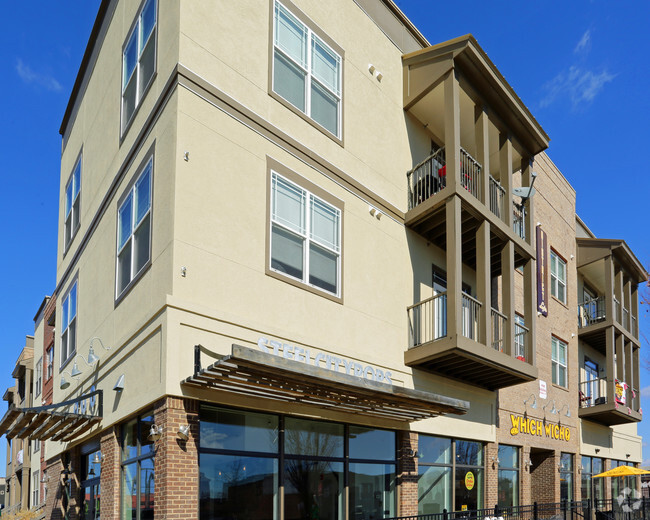 Building Photo - District Lofts