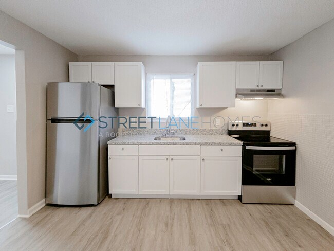 Building Photo - $200 off first month or Amazon Gift Card b...