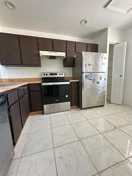 Foto principal - 861 NE 209th Terrace
