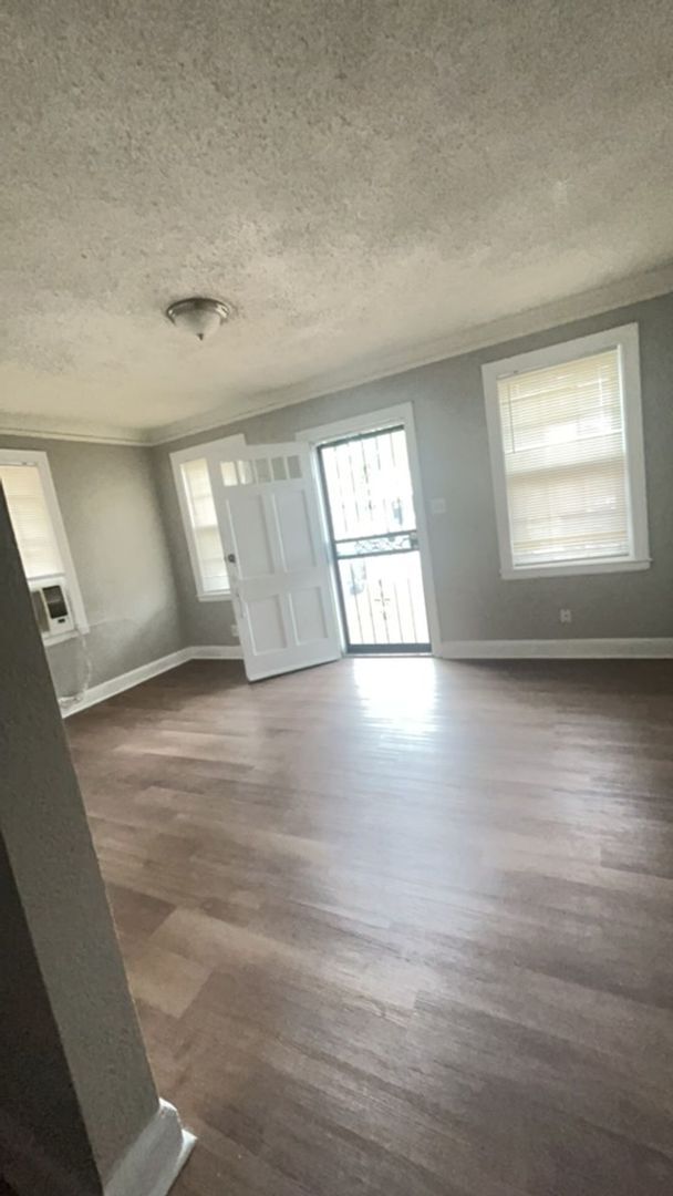 Foto del edificio - 2741 Kimball Ave