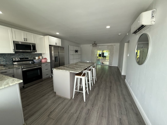 Building Photo - 2019-2023 NE 15th Ave