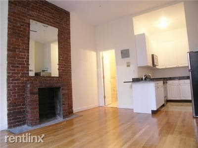 Building Photo - 833 Lexington Ave
