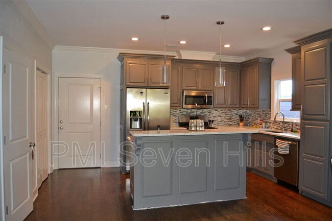 Building Photo - 828 N Duval St