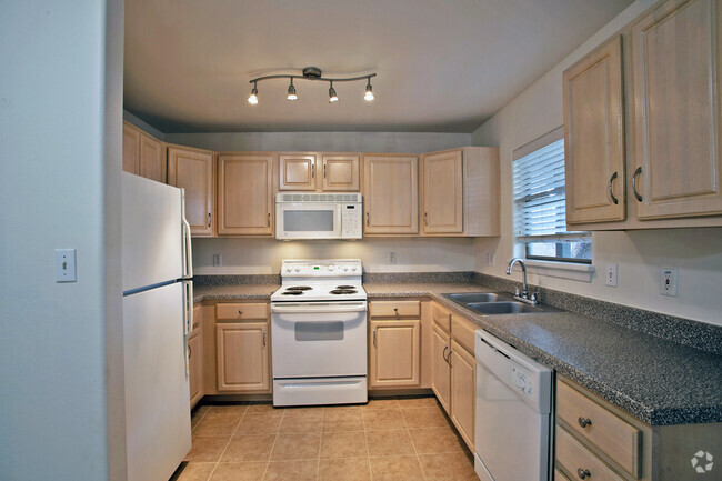 2BR, 1BA - 785SF _ Cocina - Park Terrace Apartments