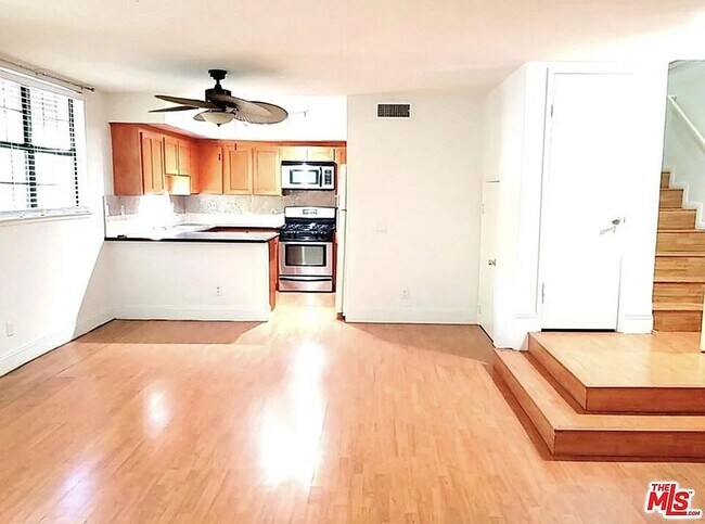 Foto del edificio - 698 S Berendo St