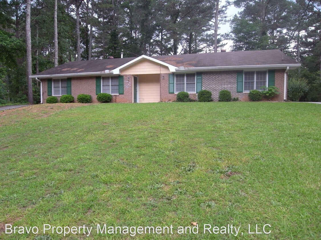 4901 Valley Dale Dr SW, Lilburn, GA 30047 Room for Rent in Lilburn