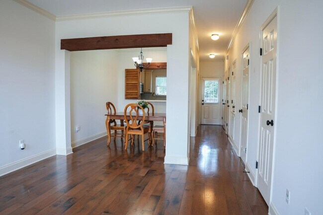 Foto del edificio - 2206 Anderson Rd
