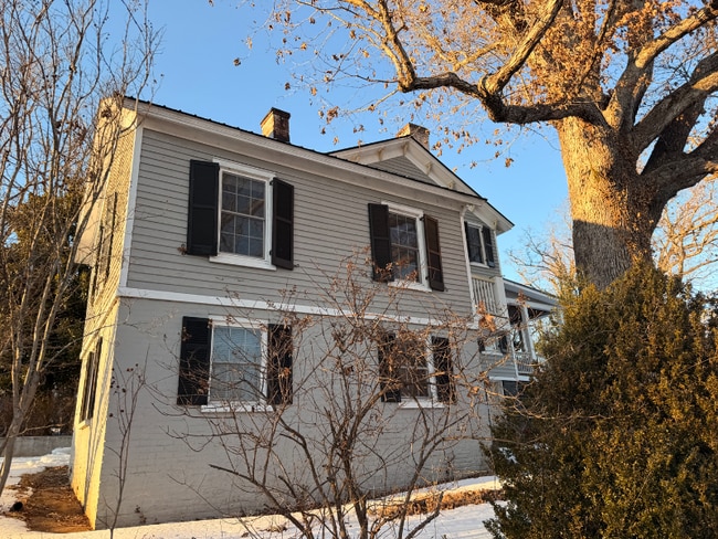 Building Photo - 154 Garland Ave