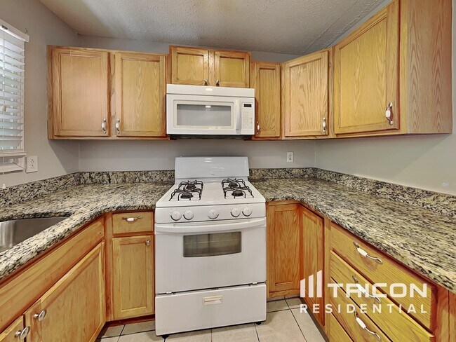Building Photo - 207 Regency Lane Woodstock GA