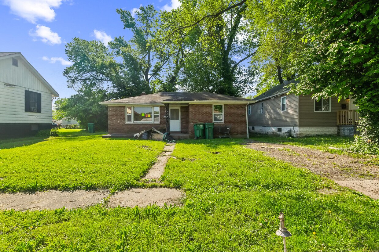 Primary Photo - 650 N 80th St