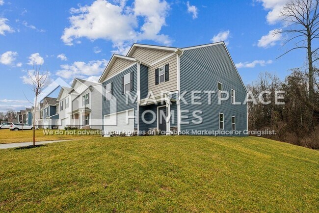 Building Photo - 2025 Southwood Cir
