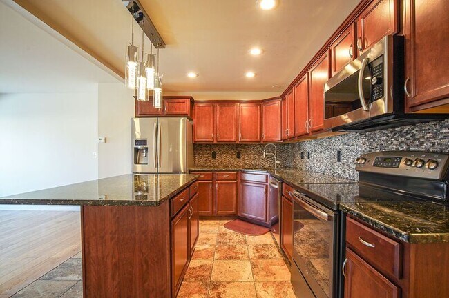 Building Photo - 13 Sheri Ln